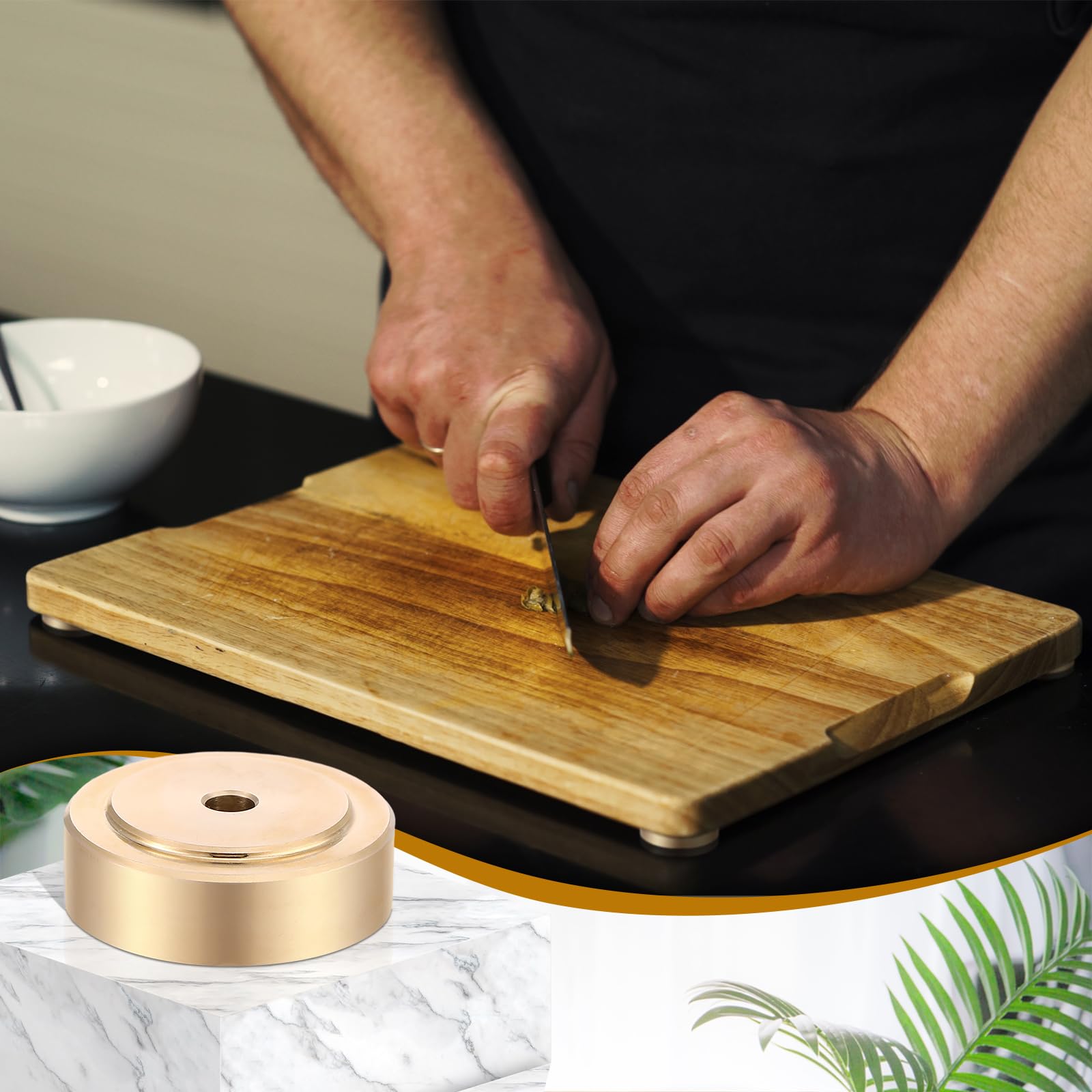 Yaocom rubber pad closeup shows non-slip grip for secure cutting.