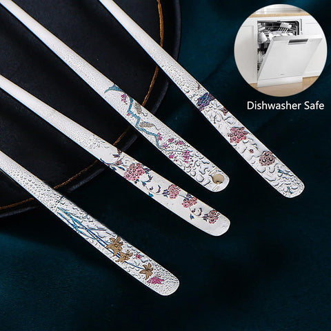 YAPULLYA long-handle spoon design makes sipping hot soups easier.