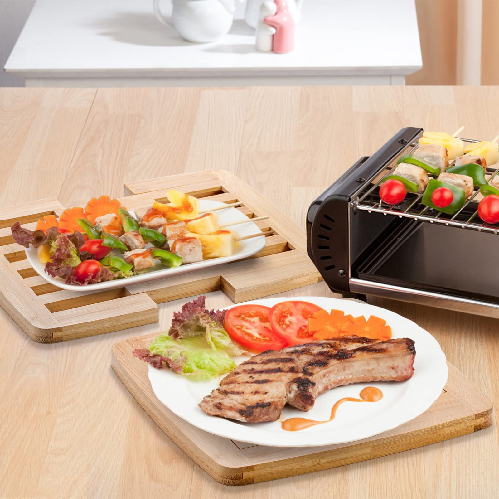 Yarlung expandable trivet folds away for easy storage