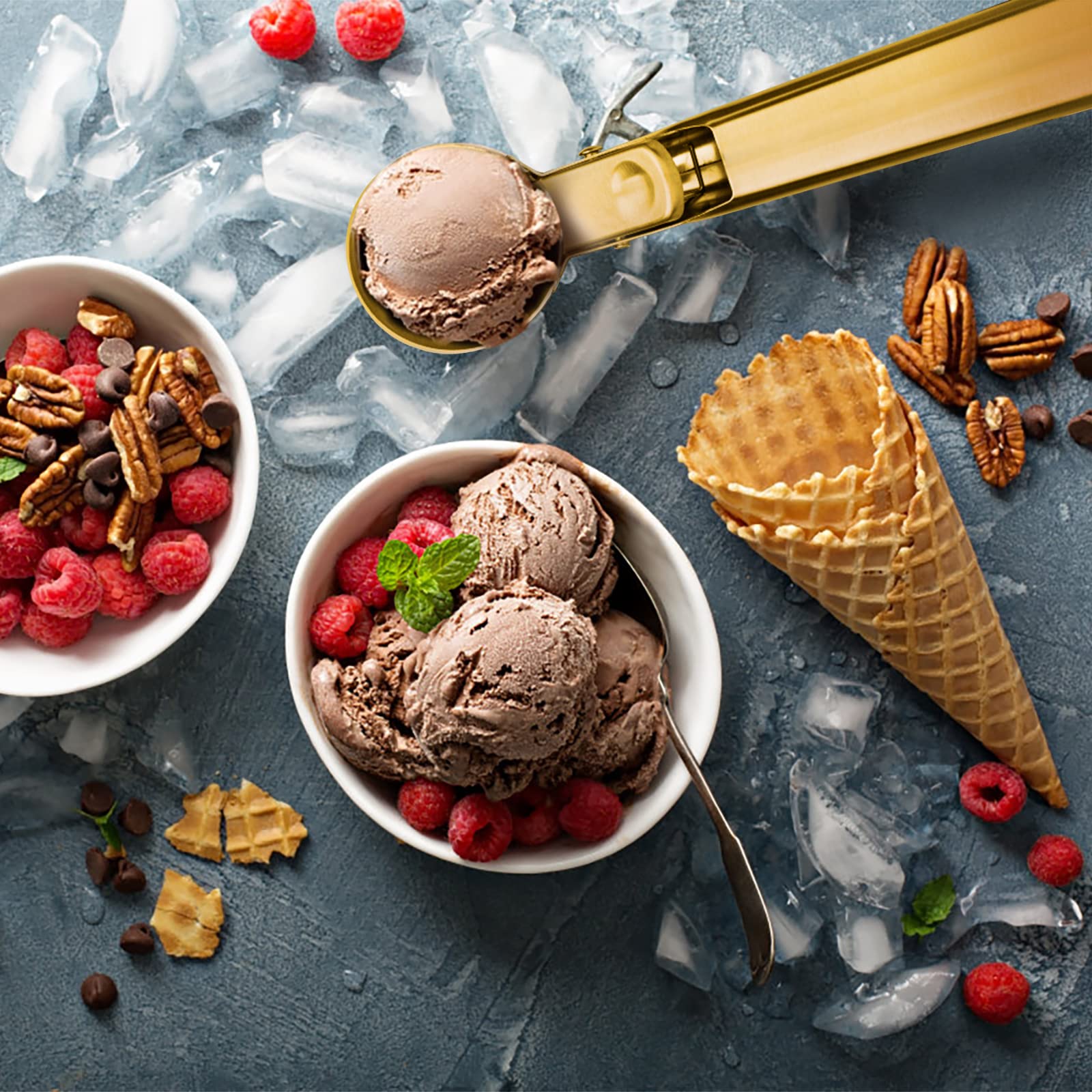 YasTant ergonomic grip with heat conduction for comfortable scooping