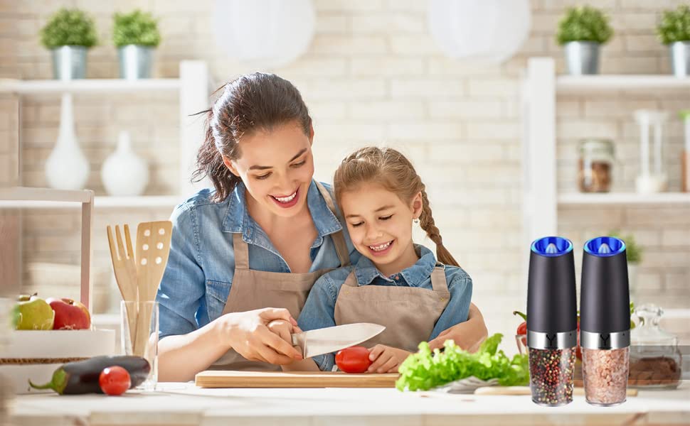 YAYAYOUNG acrylic BPA-free body supports safe cleaning and refilling.