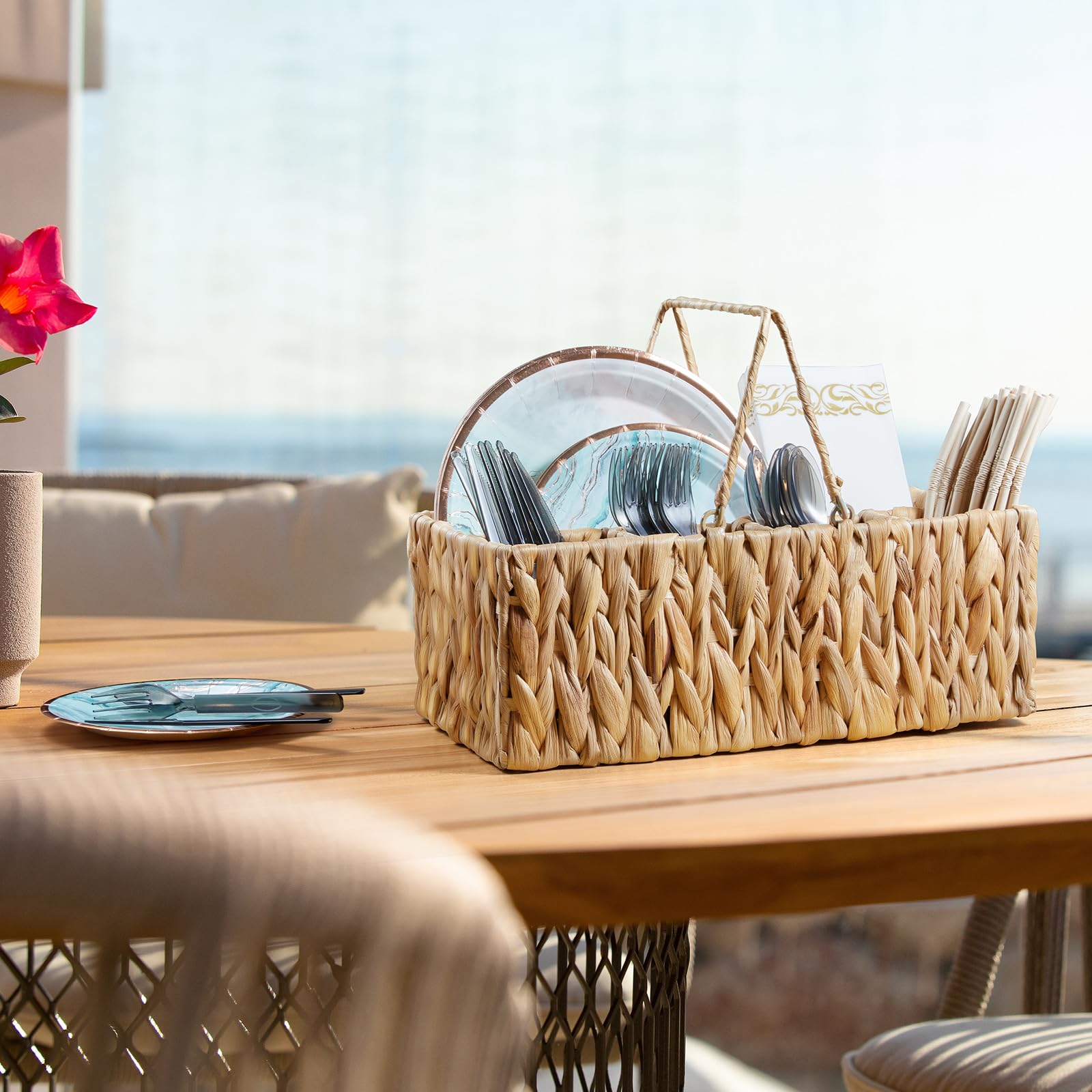 YCXNBHH outdoor picnic use keeps essentials organized in a stylish basket