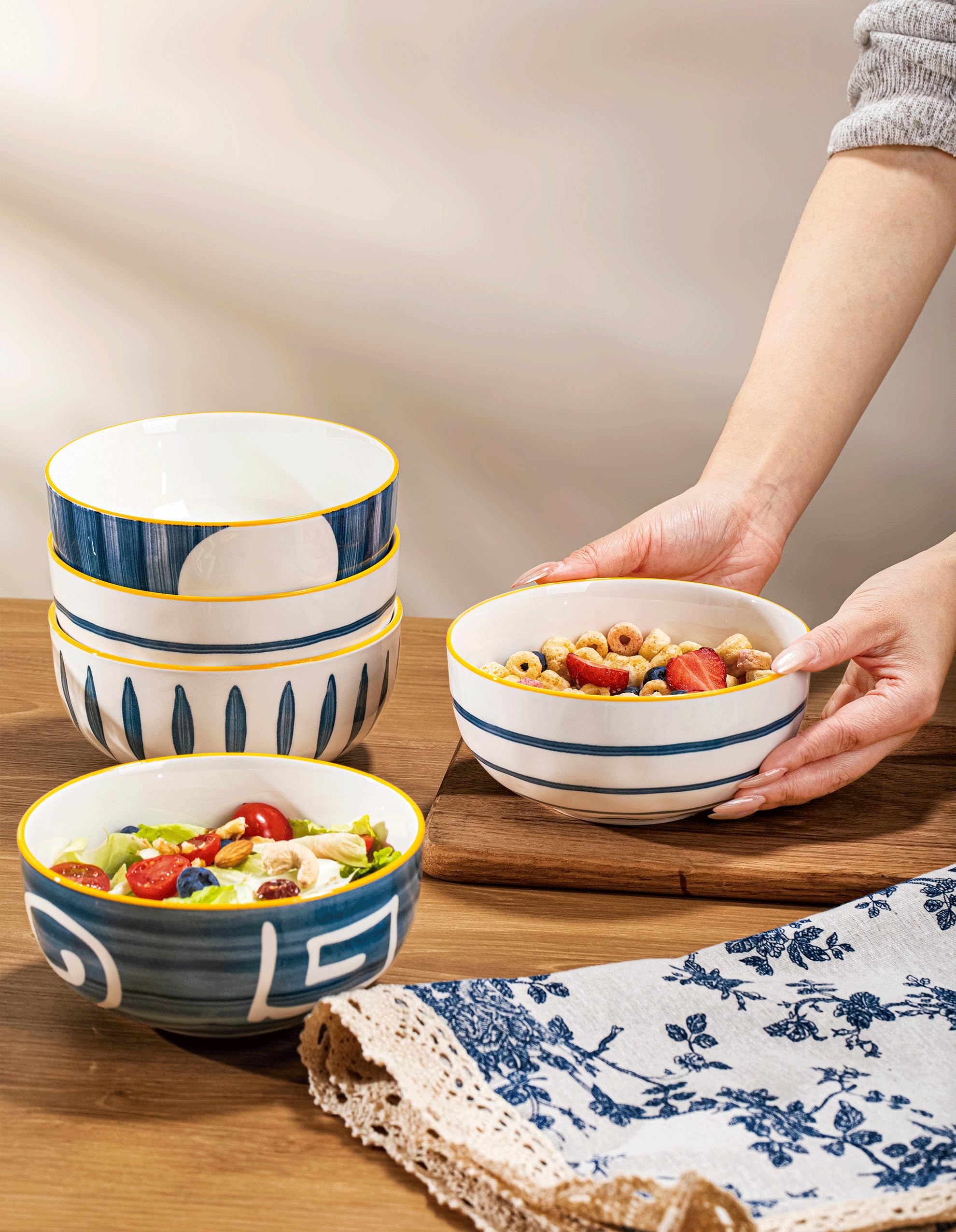 Elegant Yeacccng tableware that makes dishes look vibrant.