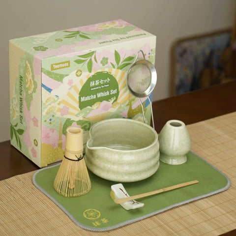 YEEMUOS ceramic matcha bowl close-up for smooth whisking.