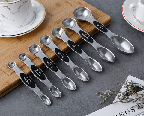 YellRin dishwasher-safe spoons, convenient cleanup after cooking and baking.