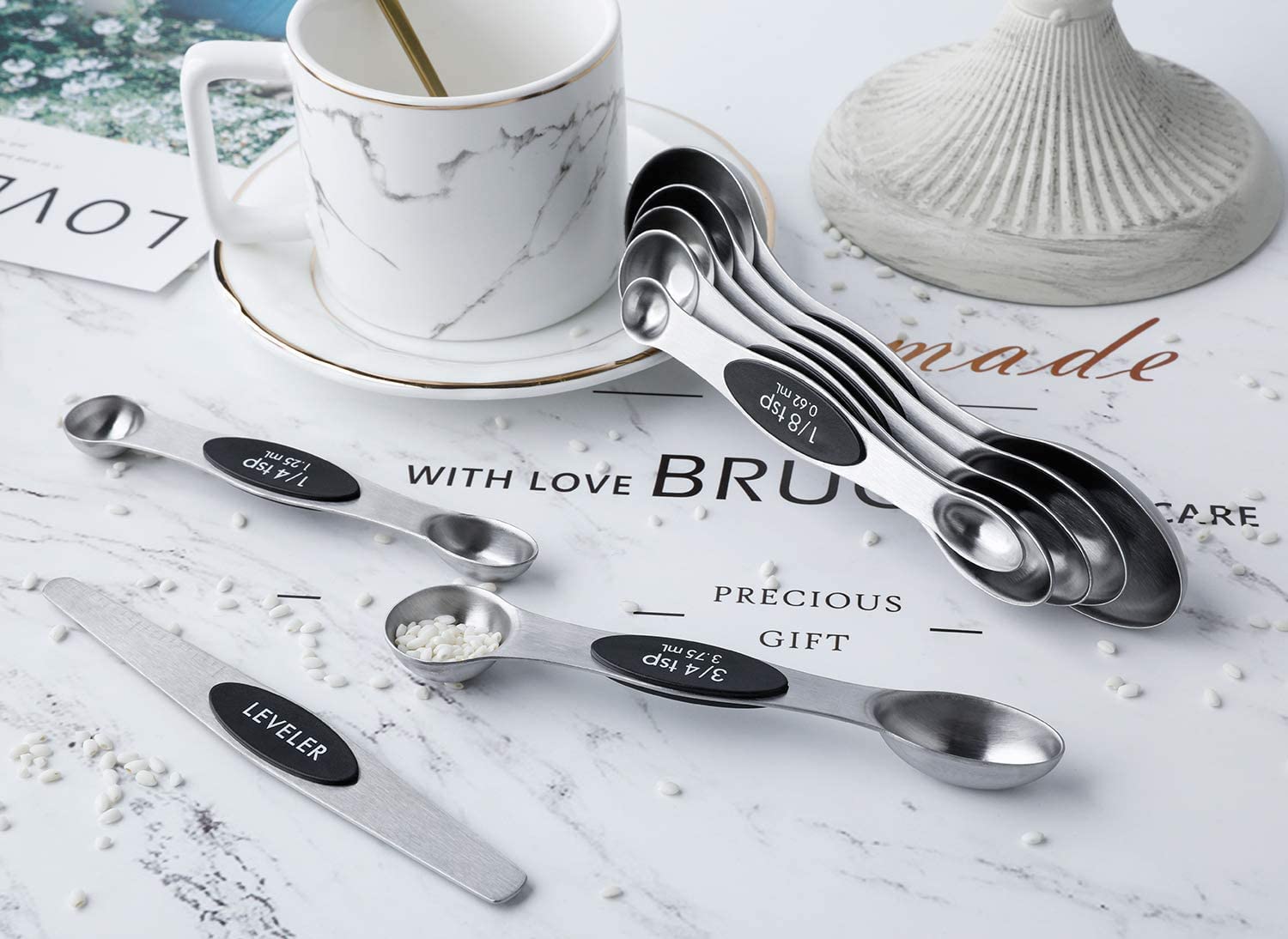 YellRin multipurpose measuring spoons great for baking and cooking.