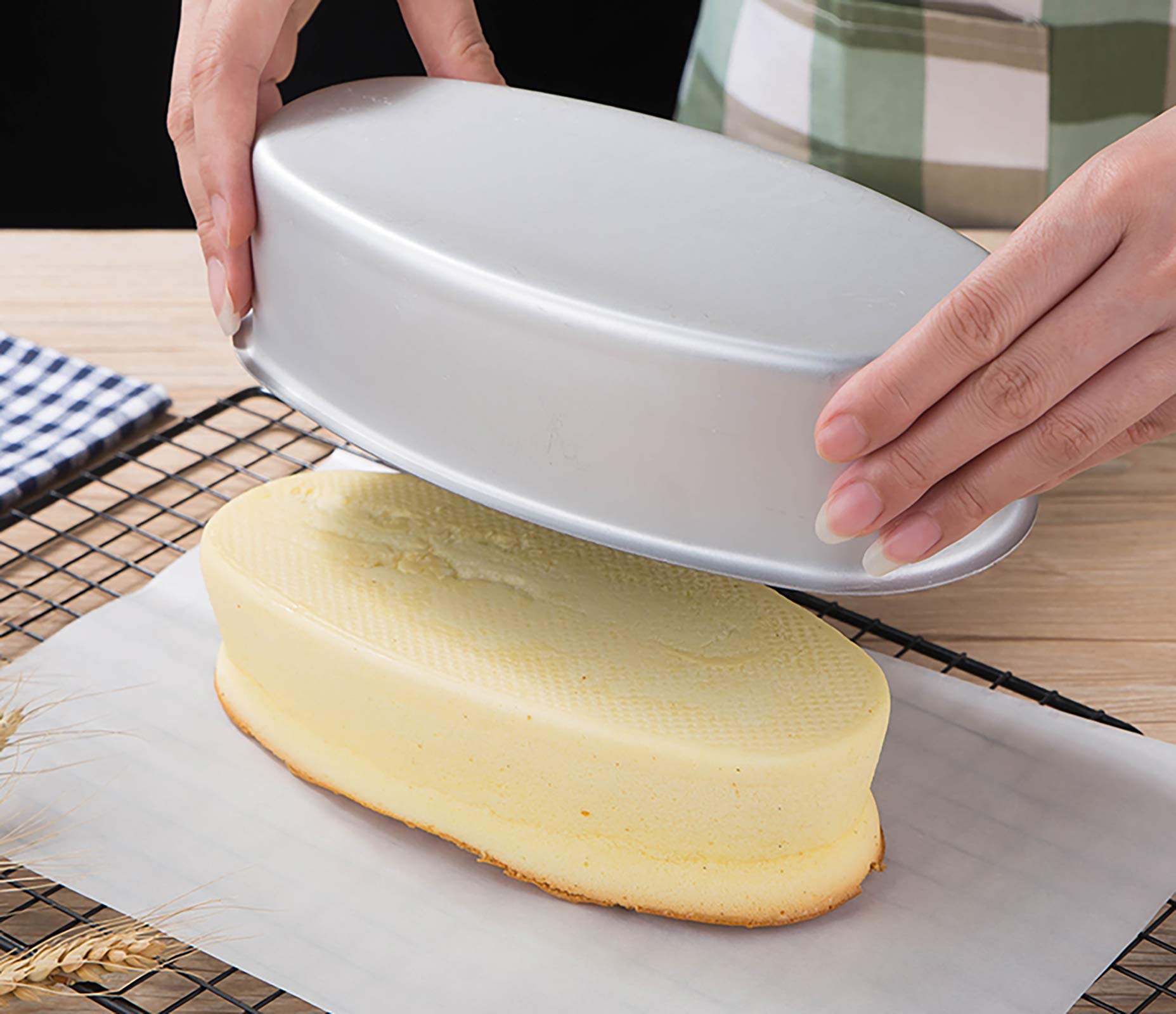Yesland oval bakeware – safe for multiple kitchen surfaces and uses.