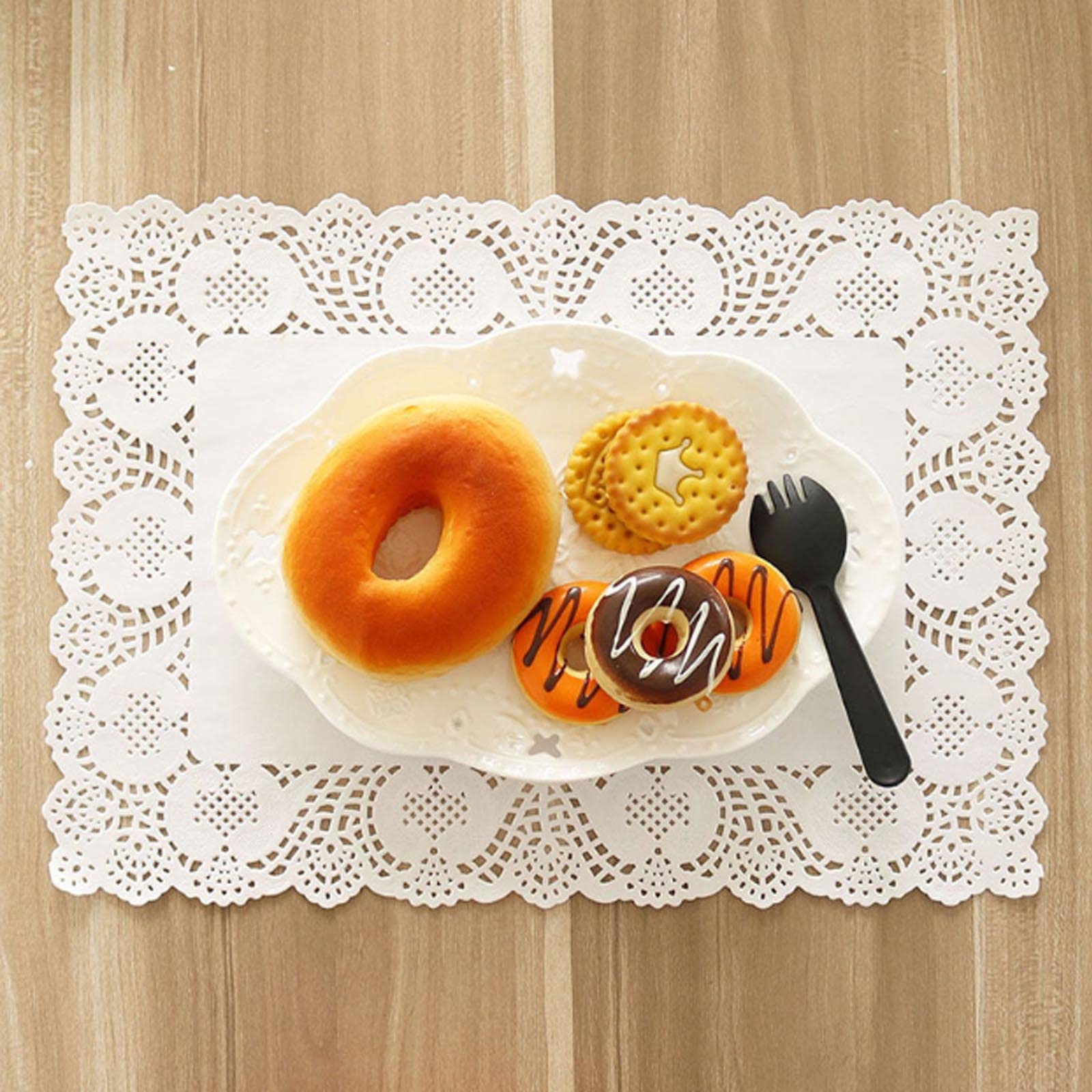 YESON rectangle placemats with lace edge white elevate table decor for events.
