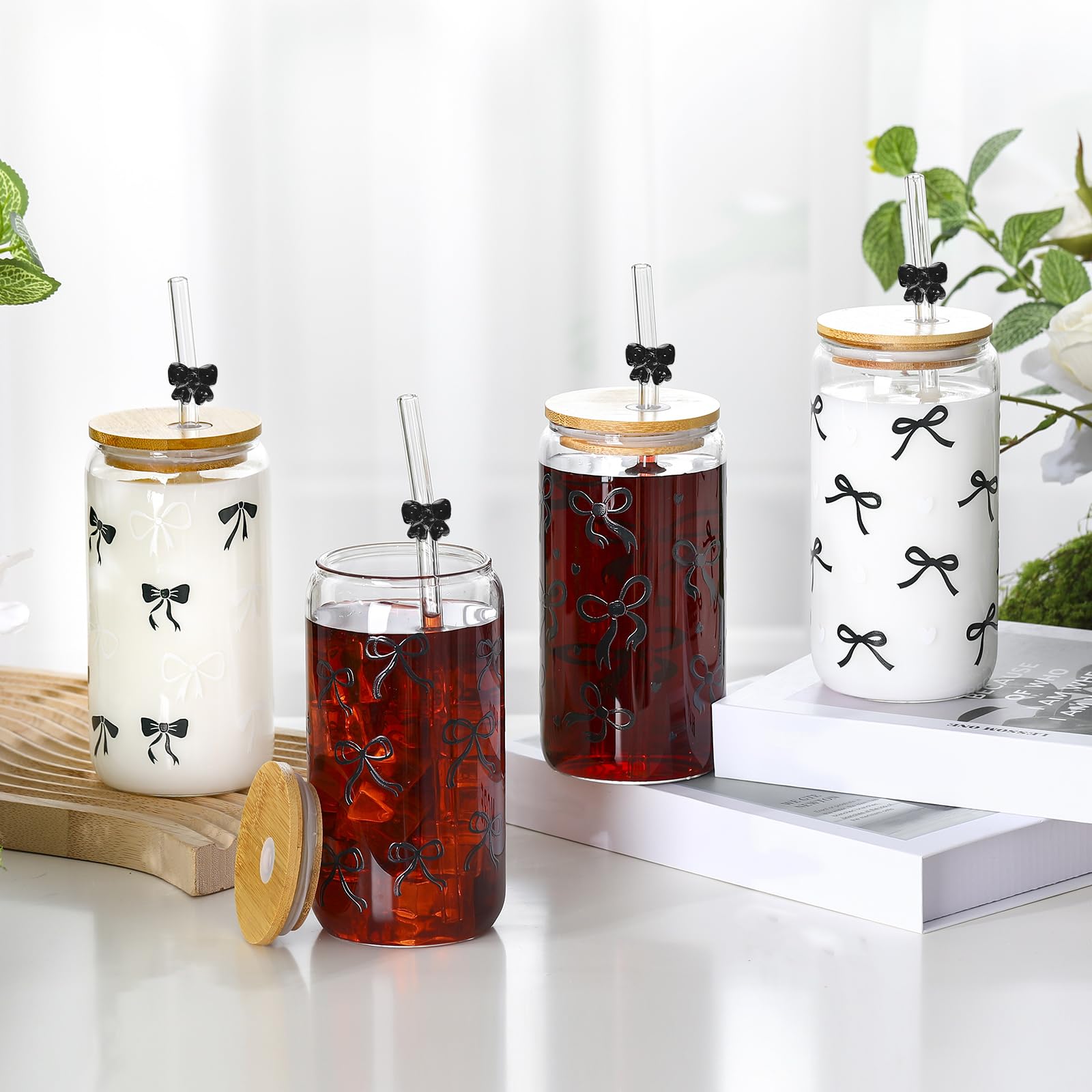 Yetene borosilicate glass with glass straws showing clarity and durability