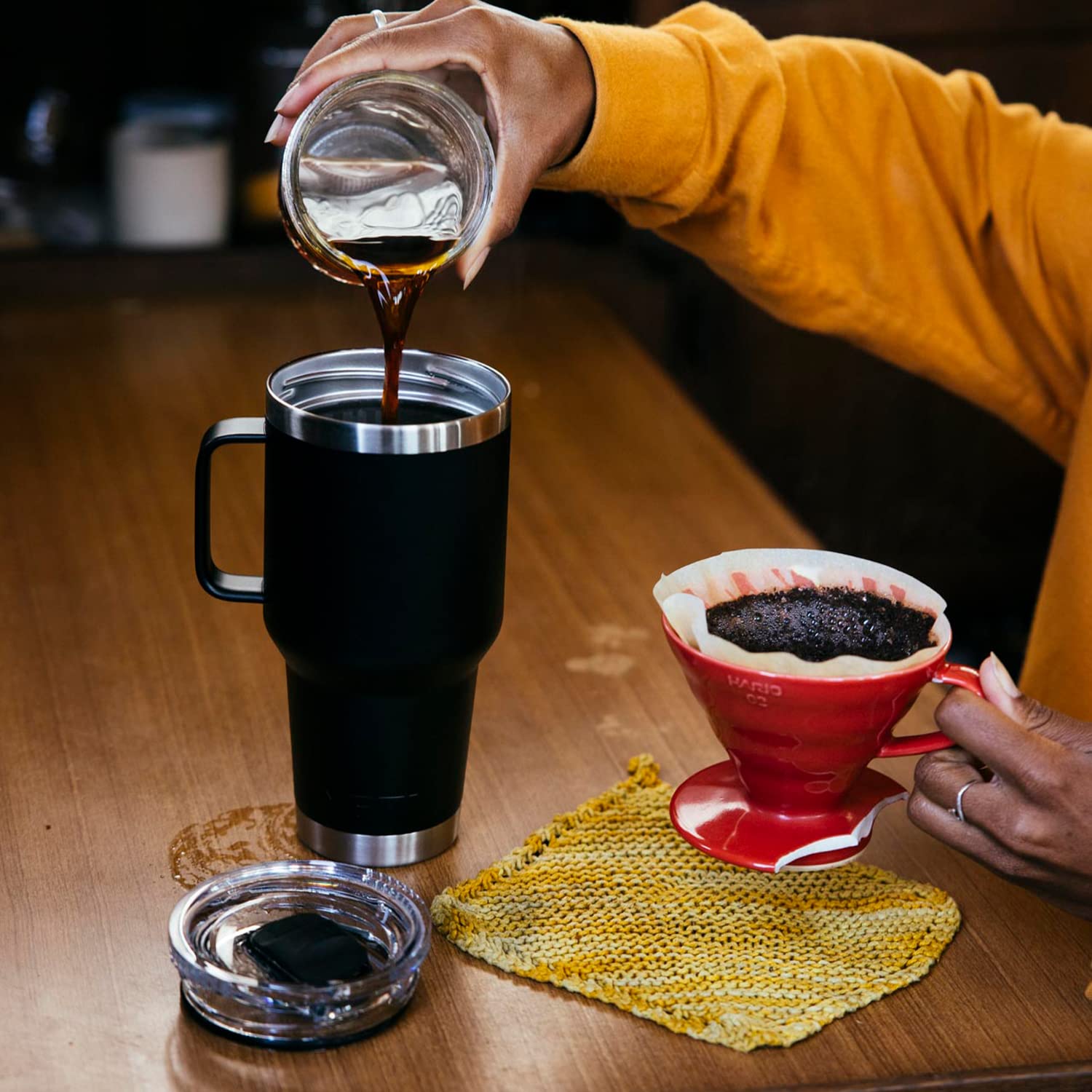 YETI Rambler 30 oz Stronghold Lid secure travel companion during commutes.