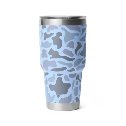 YETI Rambler 30 oz blue camo lid close-up emphasizes secure closure.