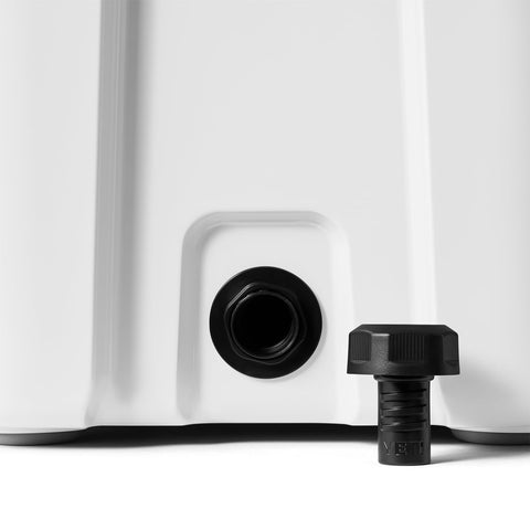 YETI Roadie 24 2.0 interior space suited for ice or cans