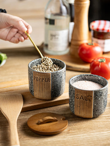 YHOJOY two spoons included for precise dispensing.