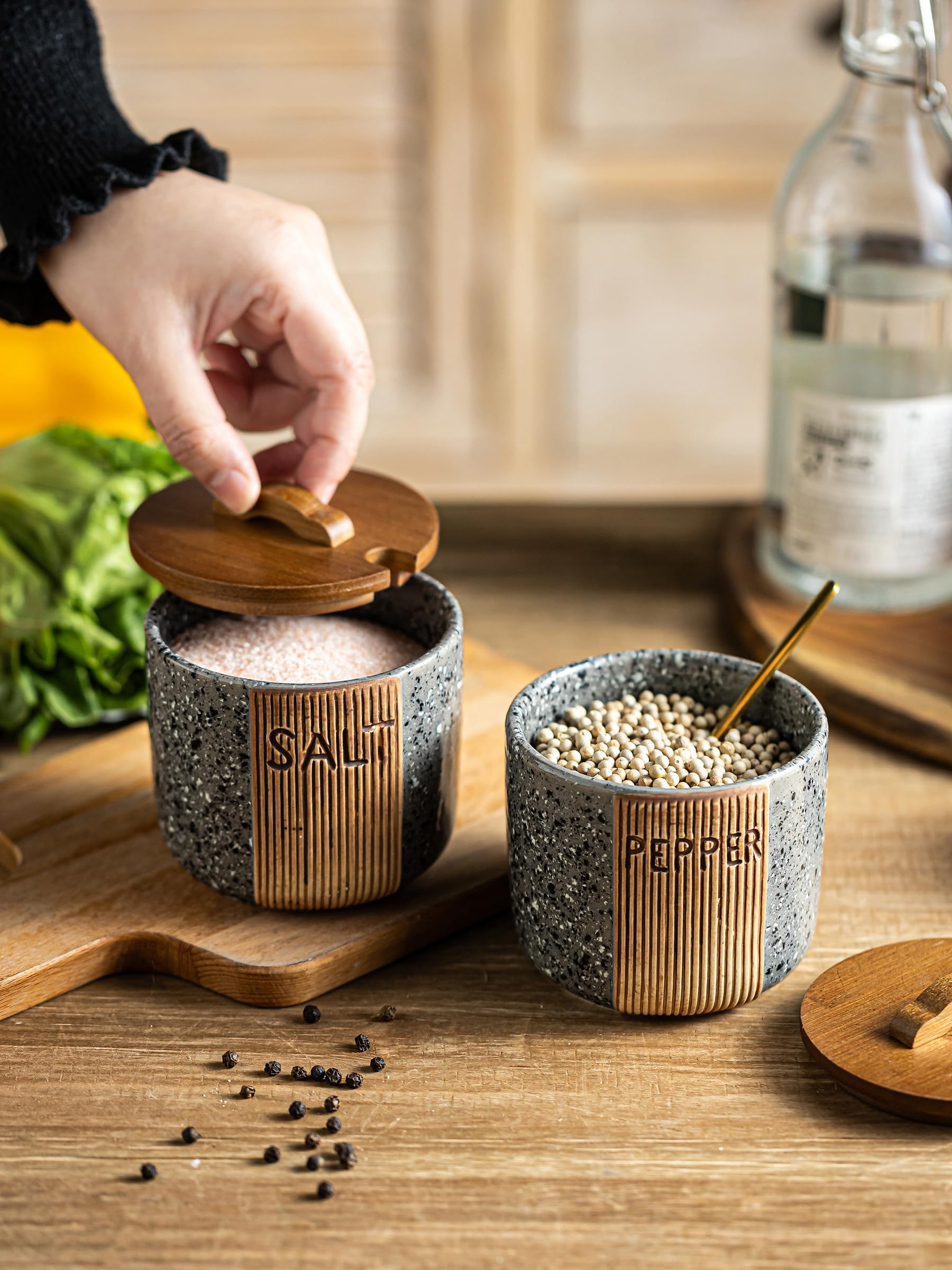 YHOJOY wooden lid wipes clean and covers spices.