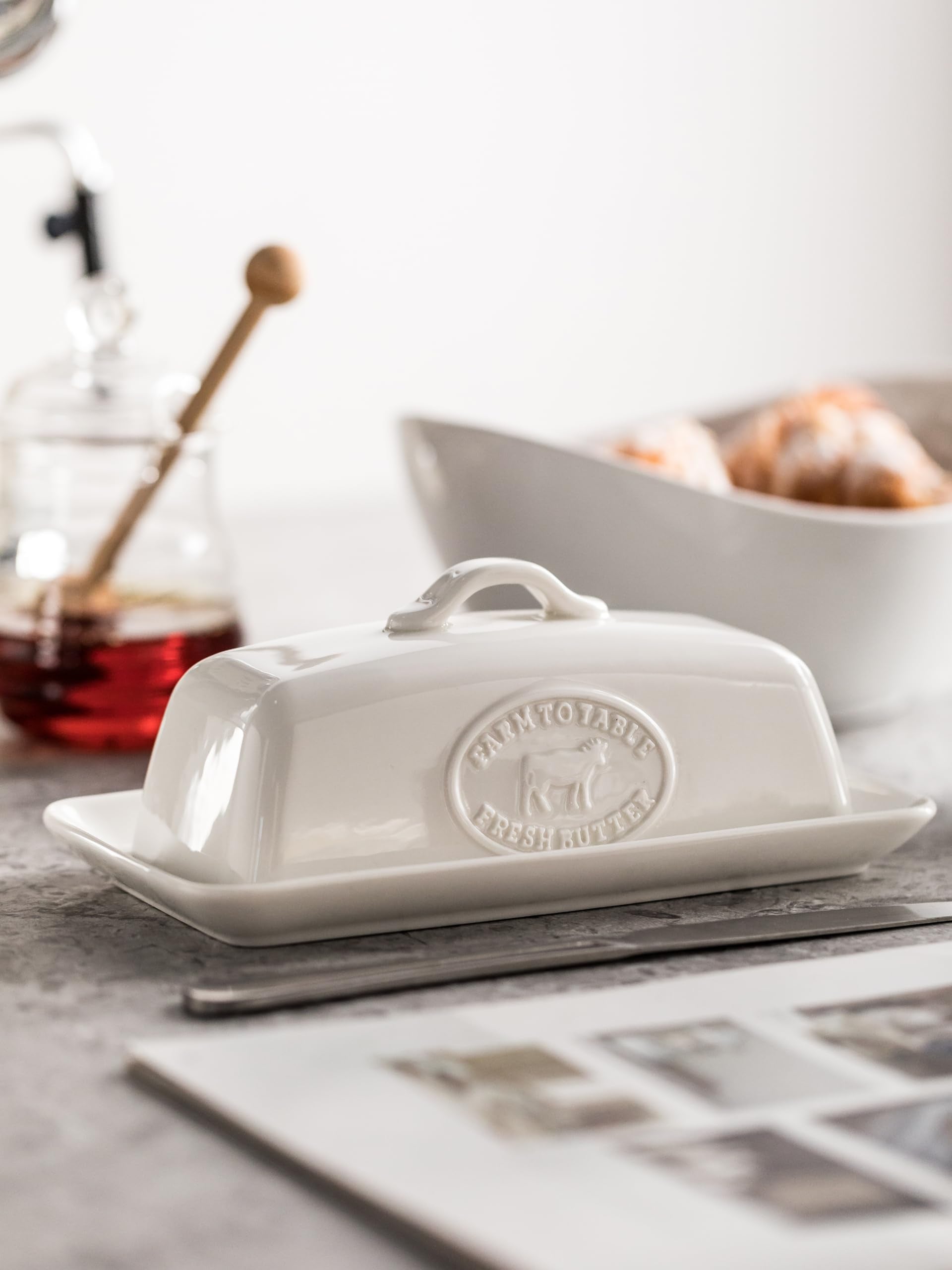 YHOJOY butter dish ceramic white close-up highlights smooth glaze and durable porcelain.