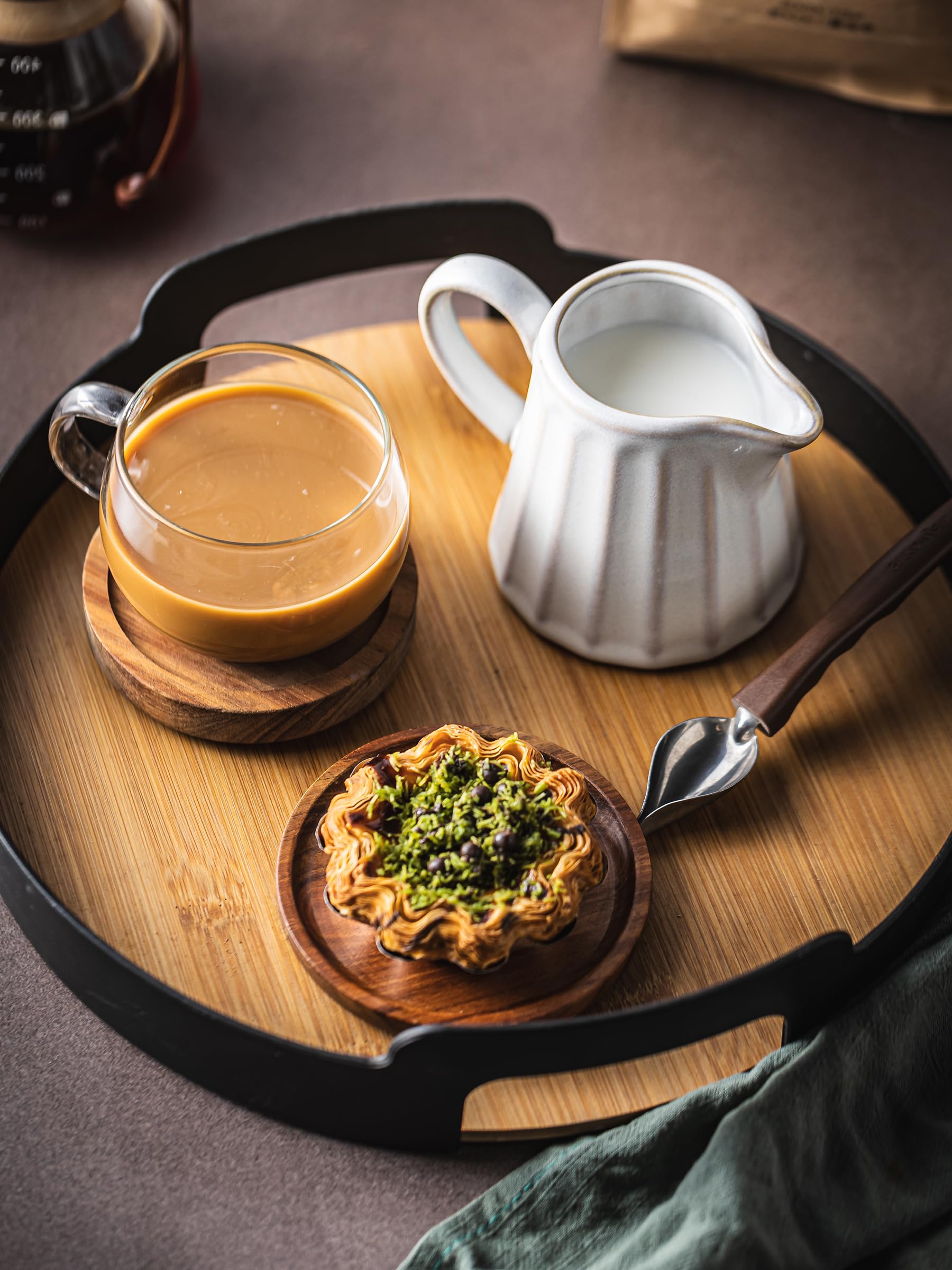 YHOJOY gift-ready ceramic creamer pitcher ideal for brunch hosts and gifts.