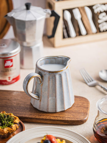 YHOJOY 17oz creamer set enhances brunch, coffee, and salad dressings ready to serve.