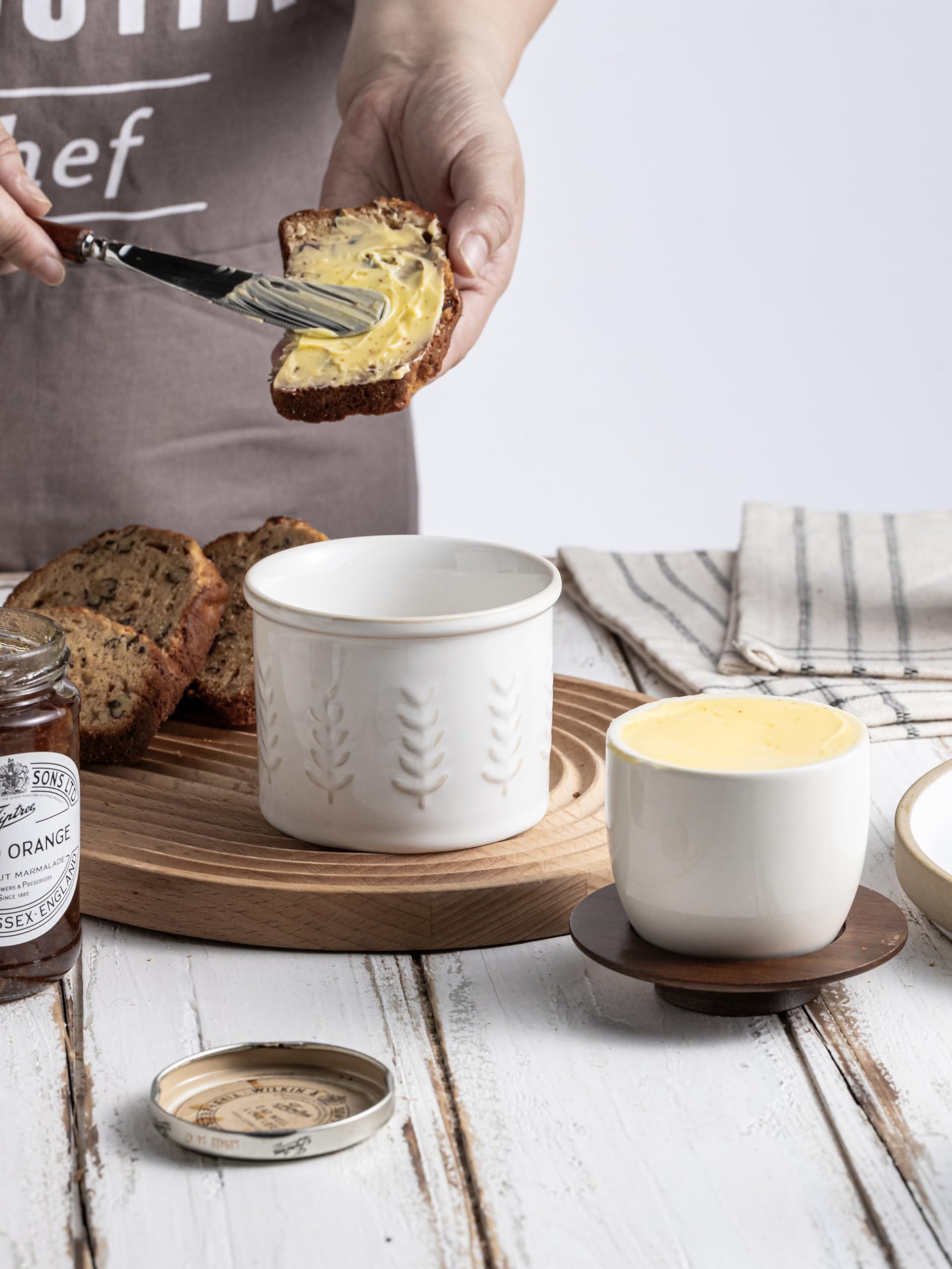 YHOJOY cream-white embossed ceramic body adds elegant countertop appeal.