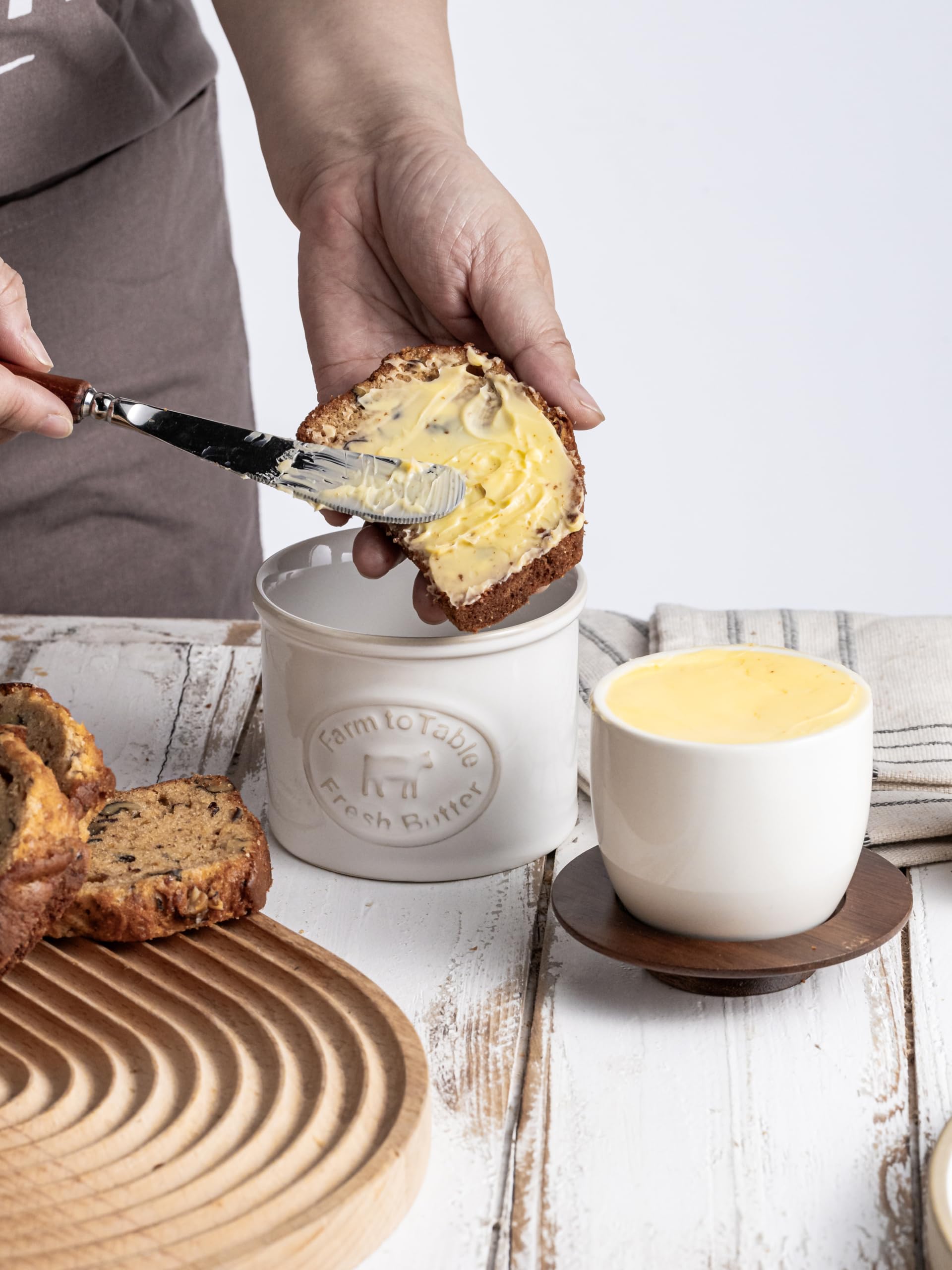 YHOJOY gift-ready butter keeper enhances kitchens for thoughtful occasions.