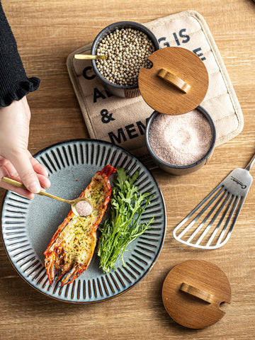 YHOJOY included spoons enable precise, mess-free seasoning.