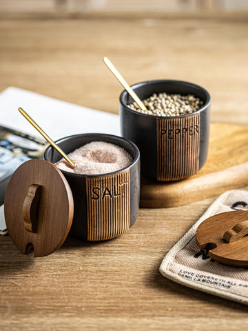 YHOJOY kitchen organizer keeps salt and pepper within easy reach.