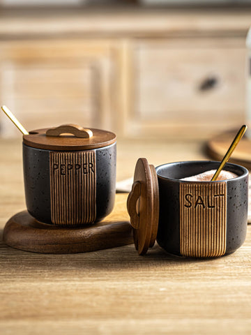 YHOJOY woodgrain lid detail enhances a warm, earthy look on counters.