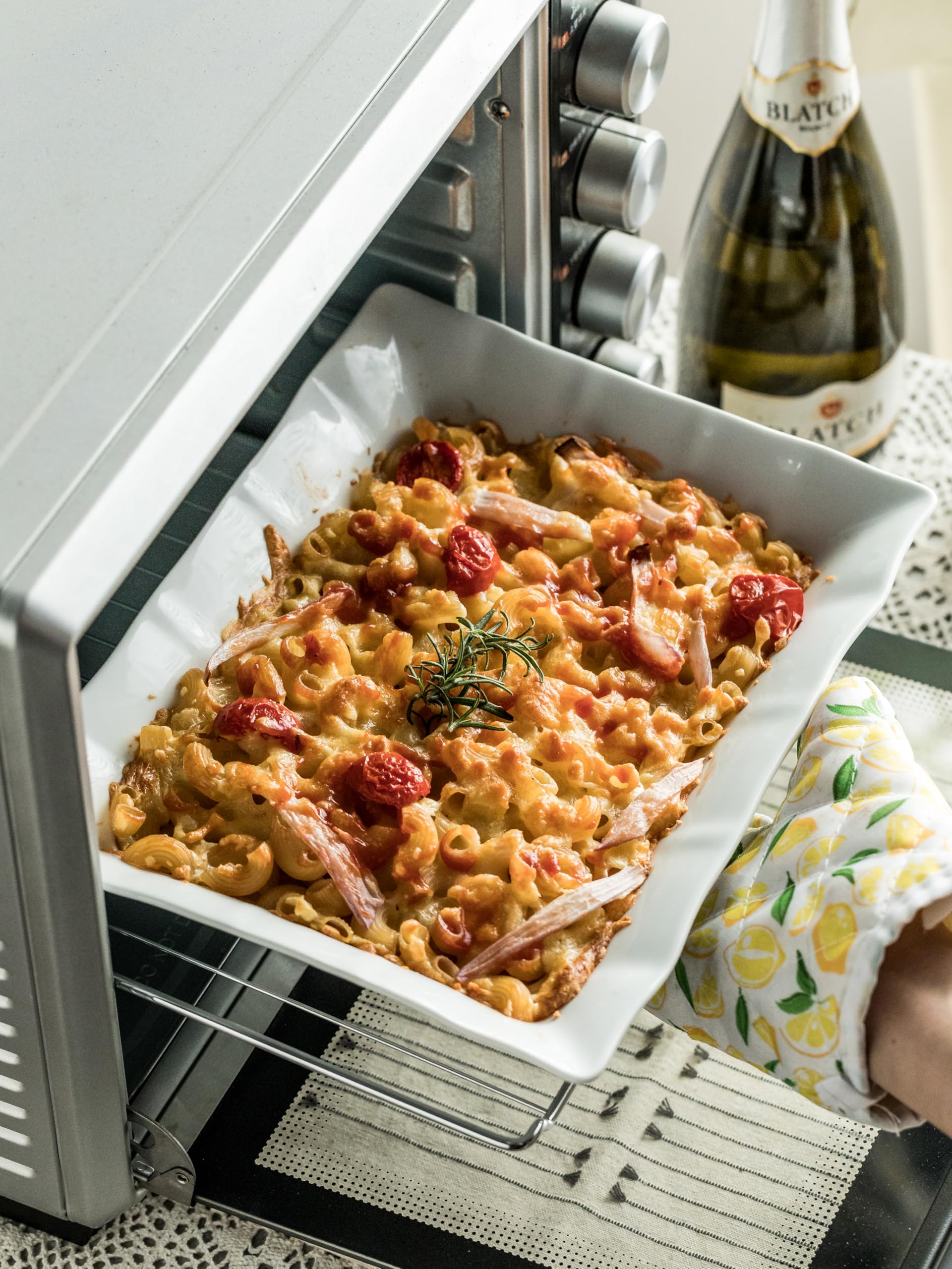 YHOSSEUN 18-inch serving stand saving table space while presenting dishes