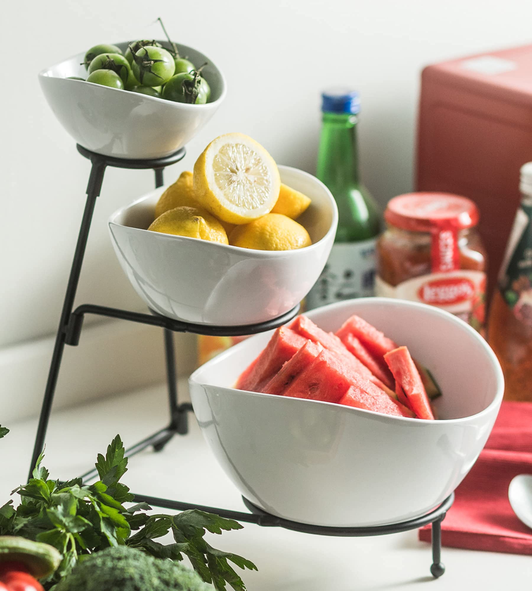 YHOSSEUN dishwasher-safe bowls simplify cleanup after gatherings.