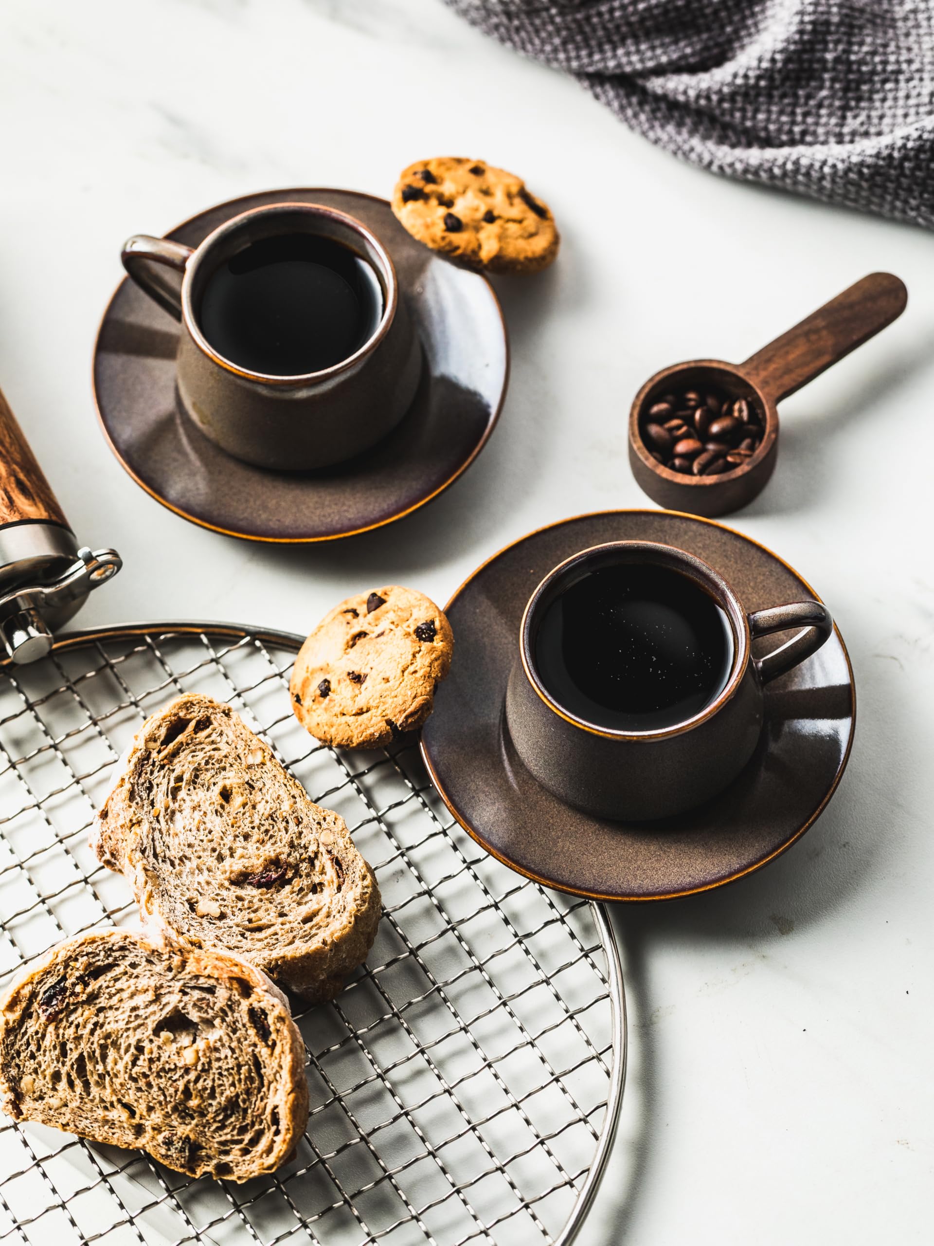 YHOSSEUN six-cup set is ideal for espresso during gatherings or quiet mornings.