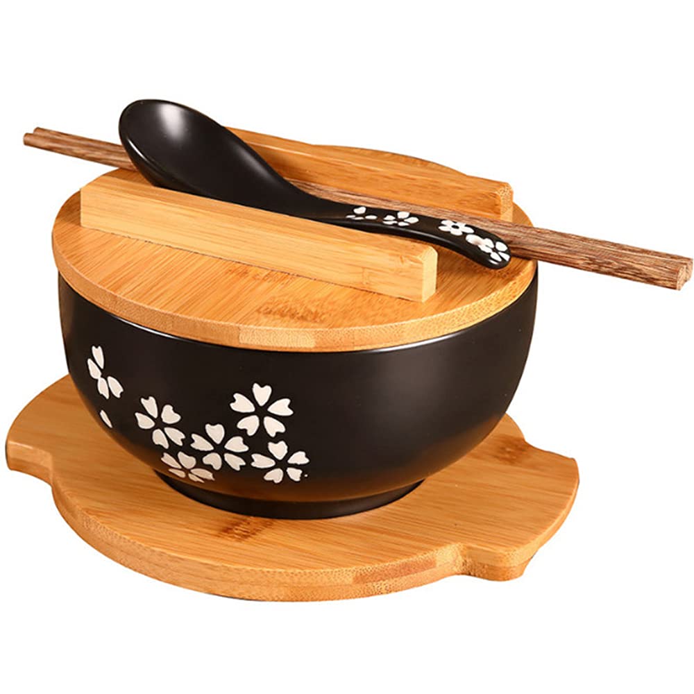 YingXue ceramic Sakura ramen bowl with lid, perfect for cozy meals.