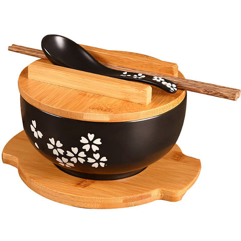 YingXue ceramic Sakura ramen bowl with lid, perfect for cozy meals.