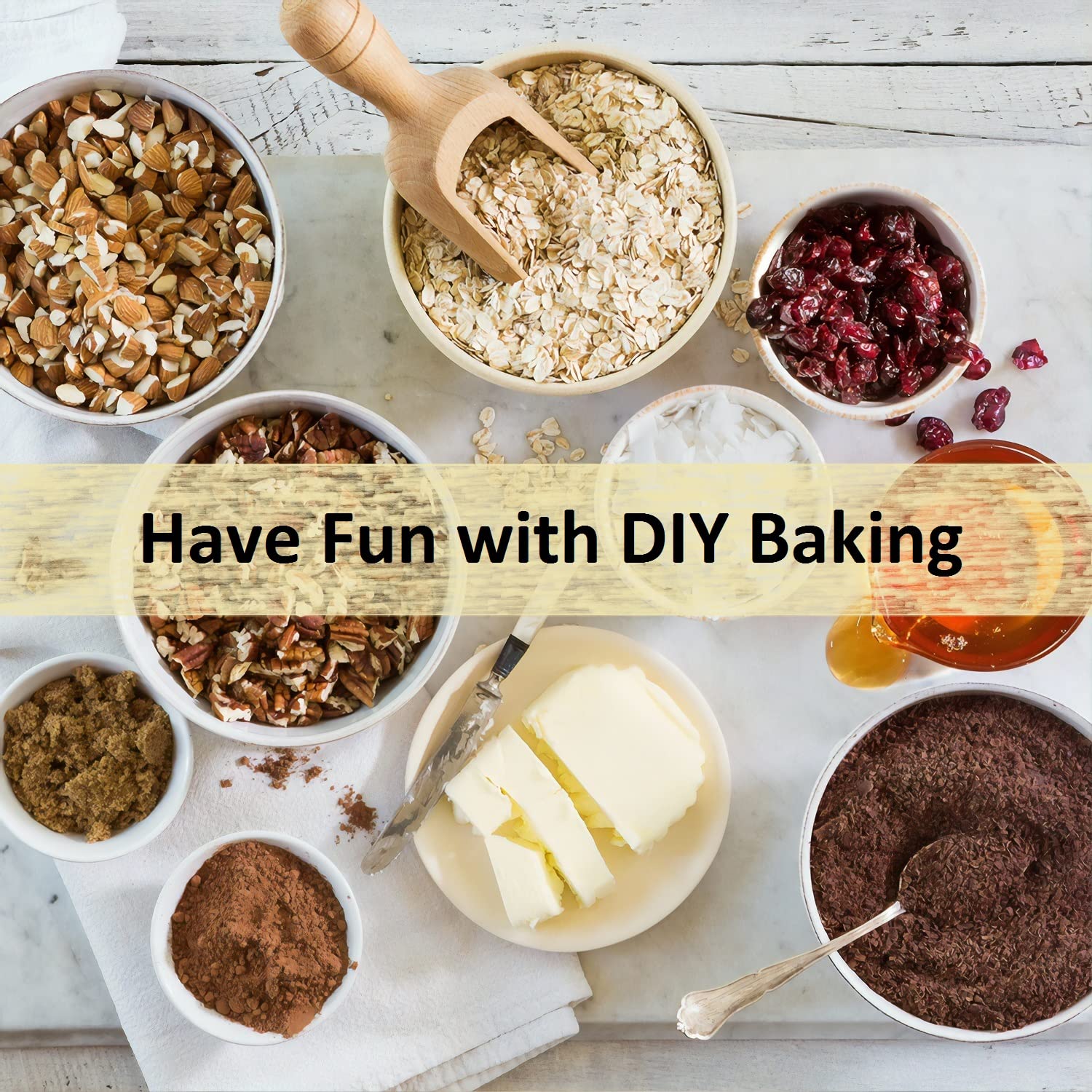 YingXue family baking with wooden mold for DIY holiday treats