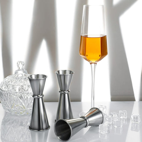 Yinkin Japanese-style jigger ensemble offers space-saving design.