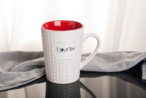 Ynsfree I Love You mug bright color glaze inside enhances cheerful sipping.