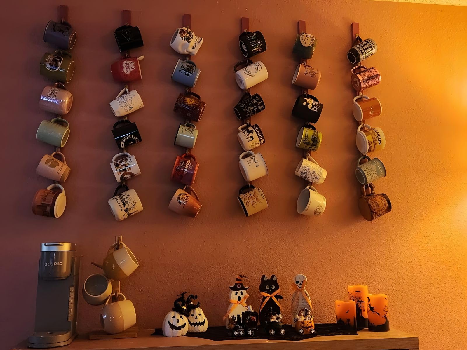 Yohsnor vertical rectangle design keeps mugs accessible while saving space.