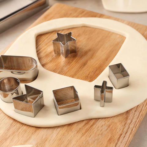 YomiFamily door cutter adds inviting entry detail to edible cottage