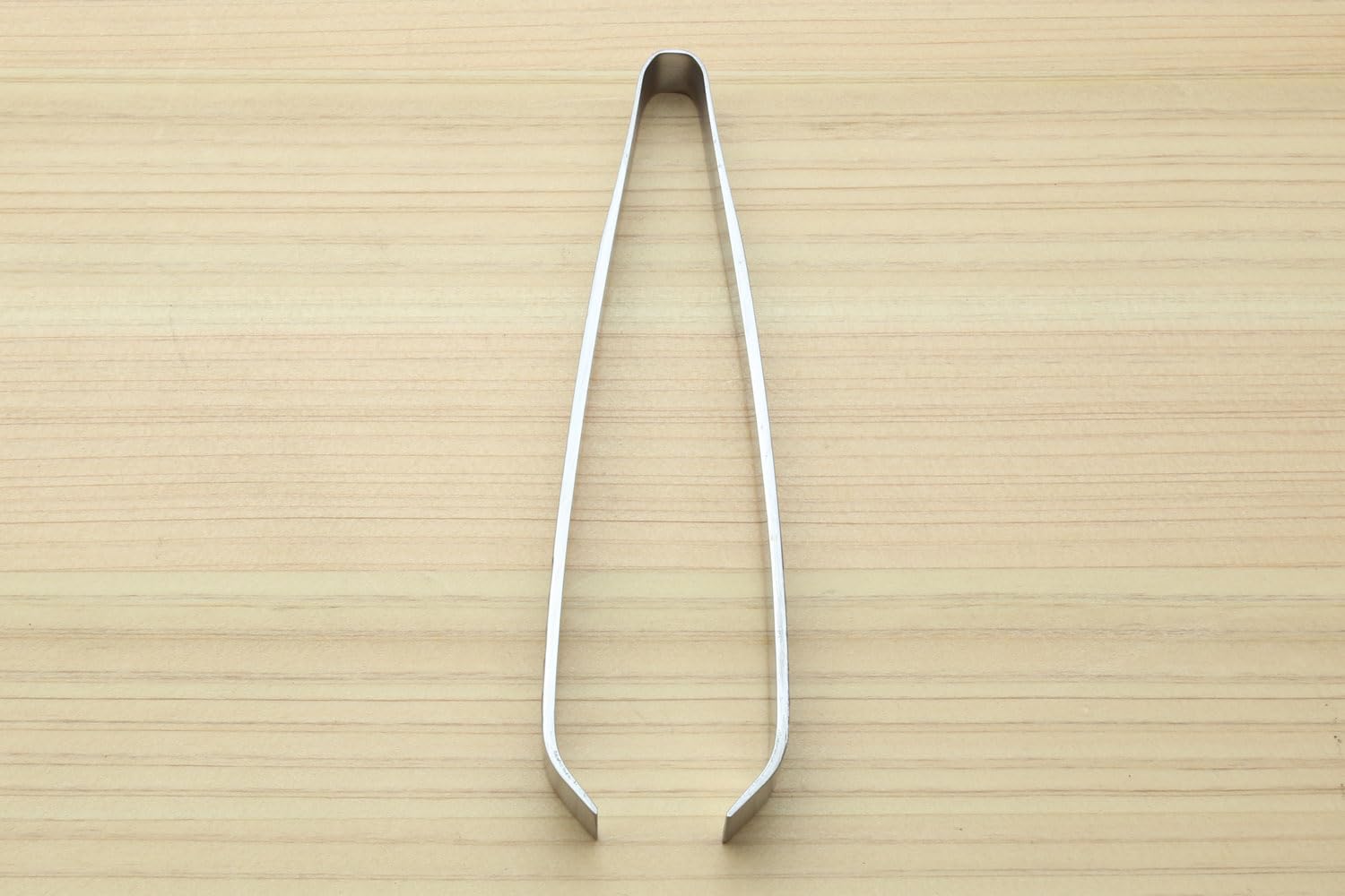 Yoshihiro professional restaurant use tweezers for reliable garnish work
