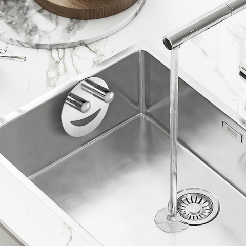 Yoshiky space-saving holder fits compact kitchen sinks.