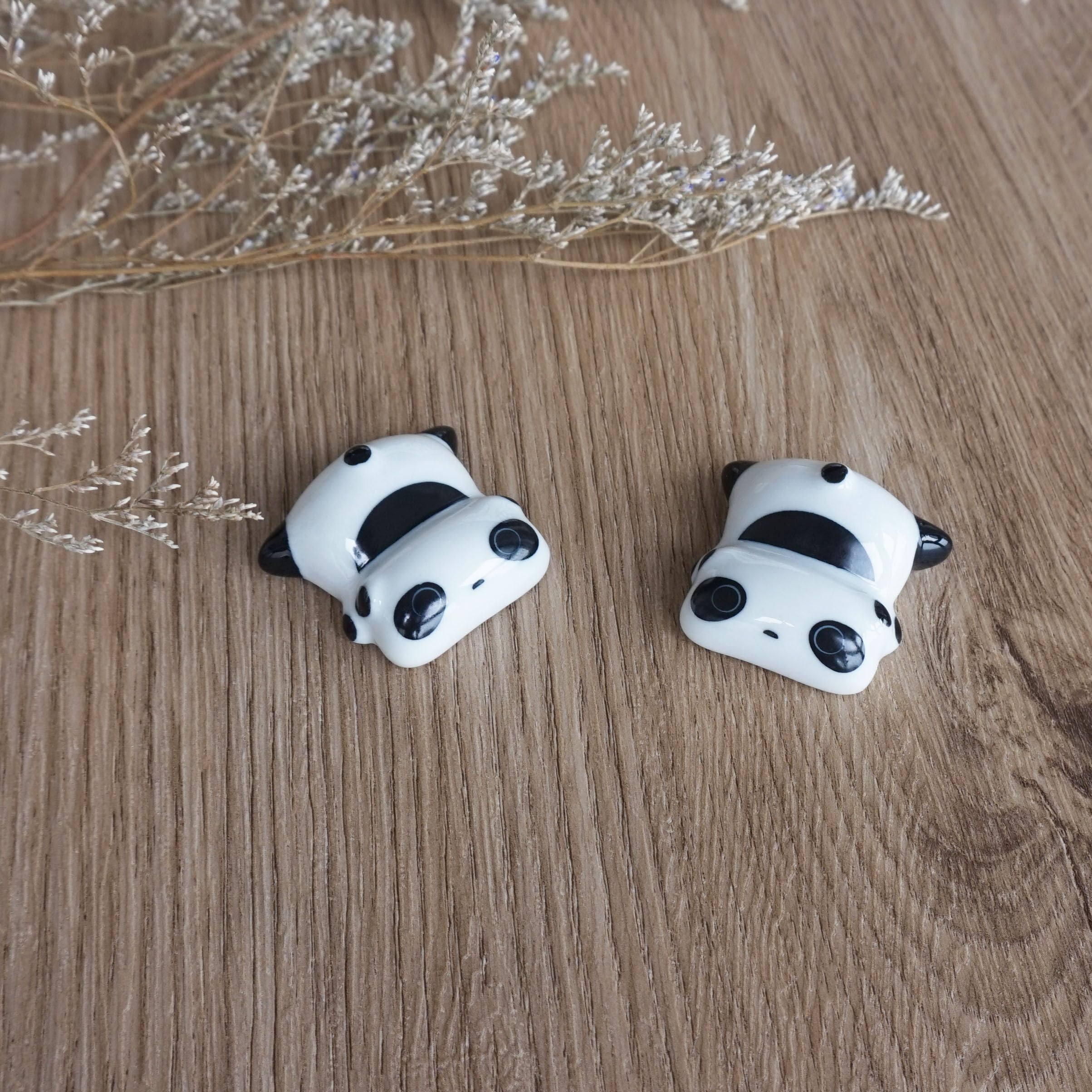 Youda panda gift box presents a polished set for gifting occasions.