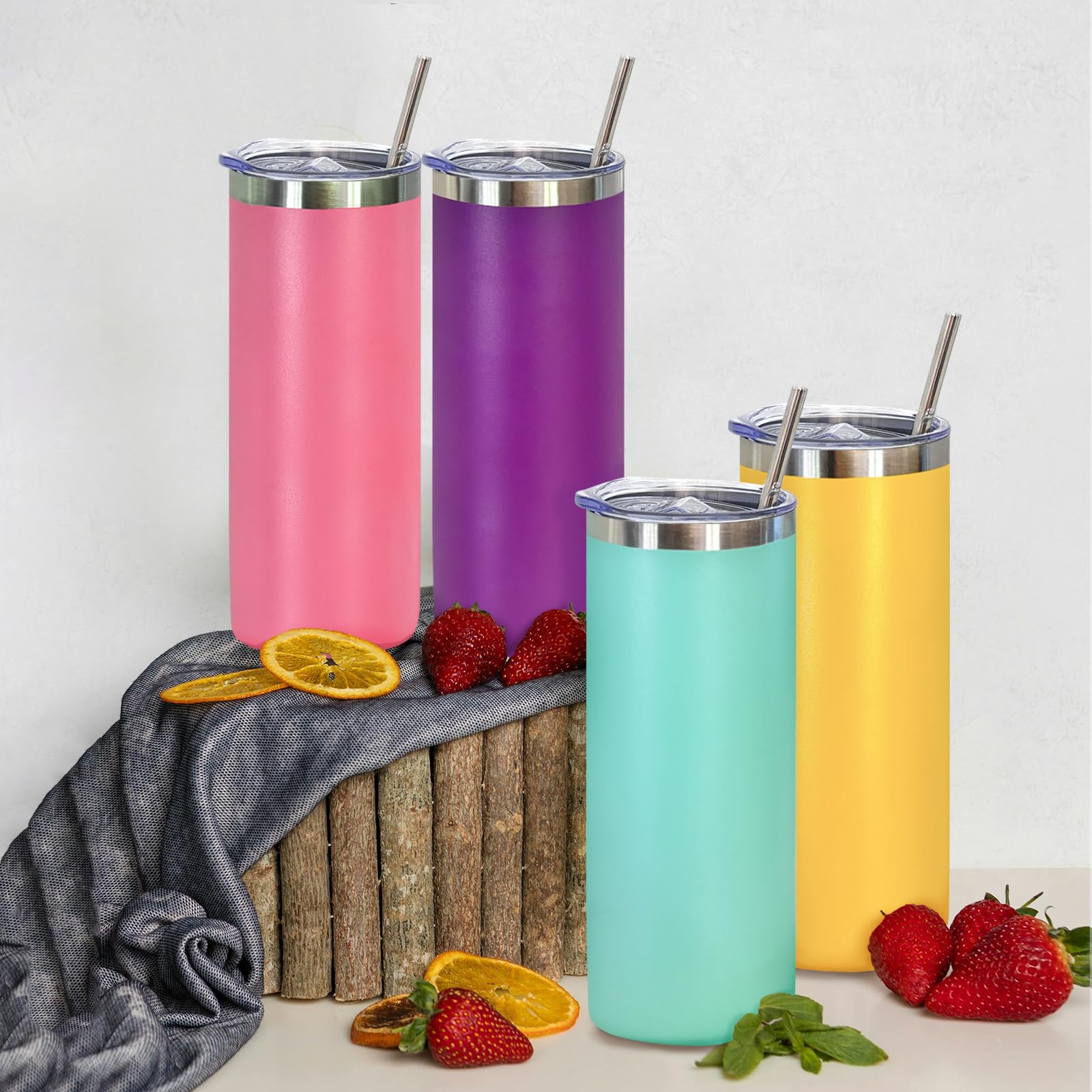 Lids and stainless steel straws ensure leak-free sipping anywhere.