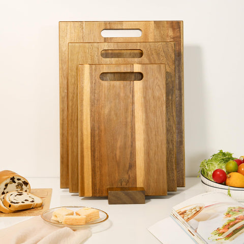 YSTKC Acacia cutting board smooth edge finish highlighting natural wood