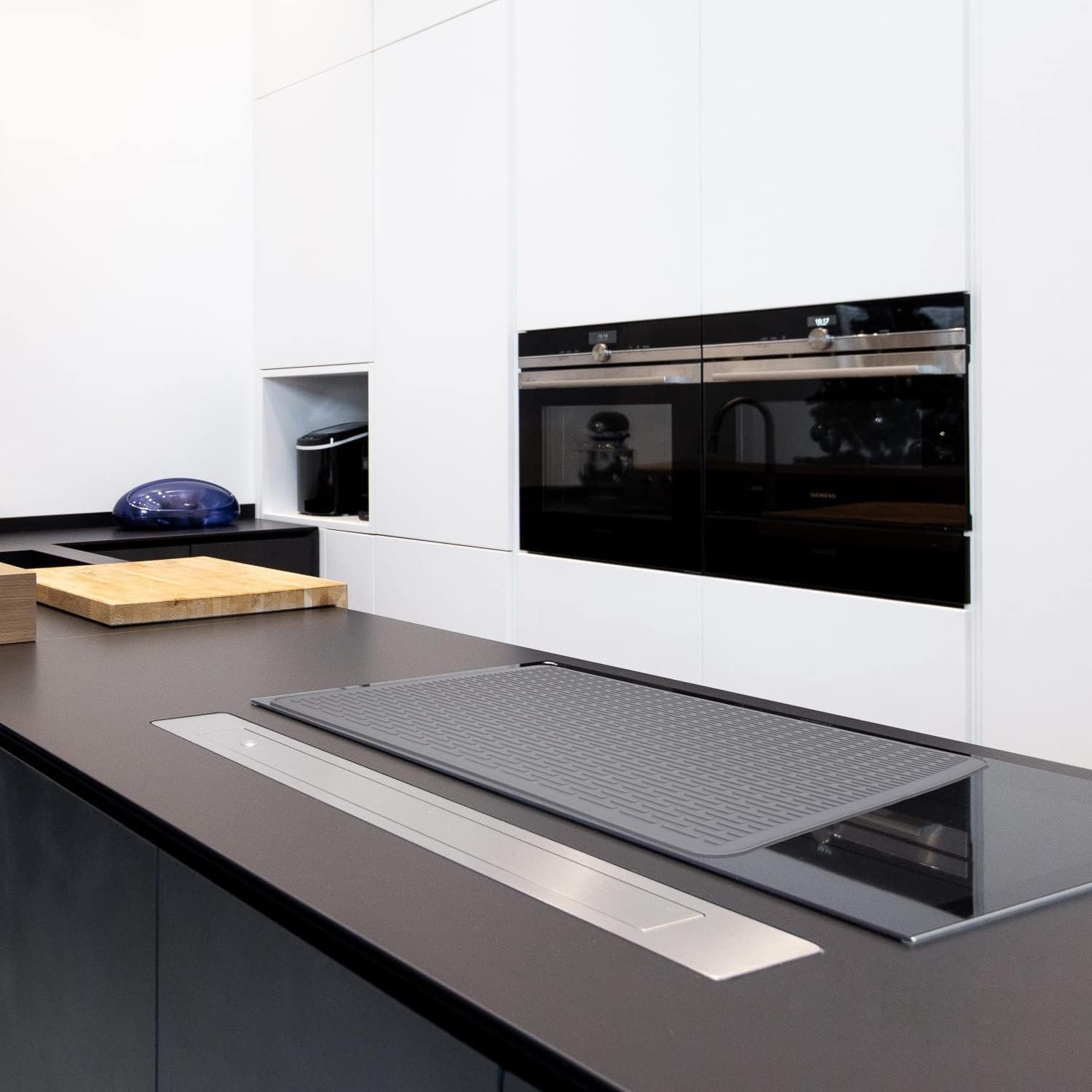 YUHFERA easy-clean design wipes away spills for quick kitchen refresh