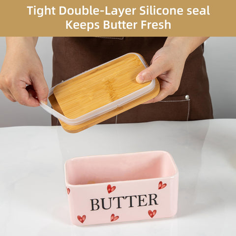 YumiPLUS airtight lid keeps butter fresh and ready to spread.