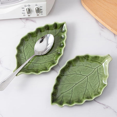 YumiPLUS leaf rest doubles as a small jewelry or trinket dish