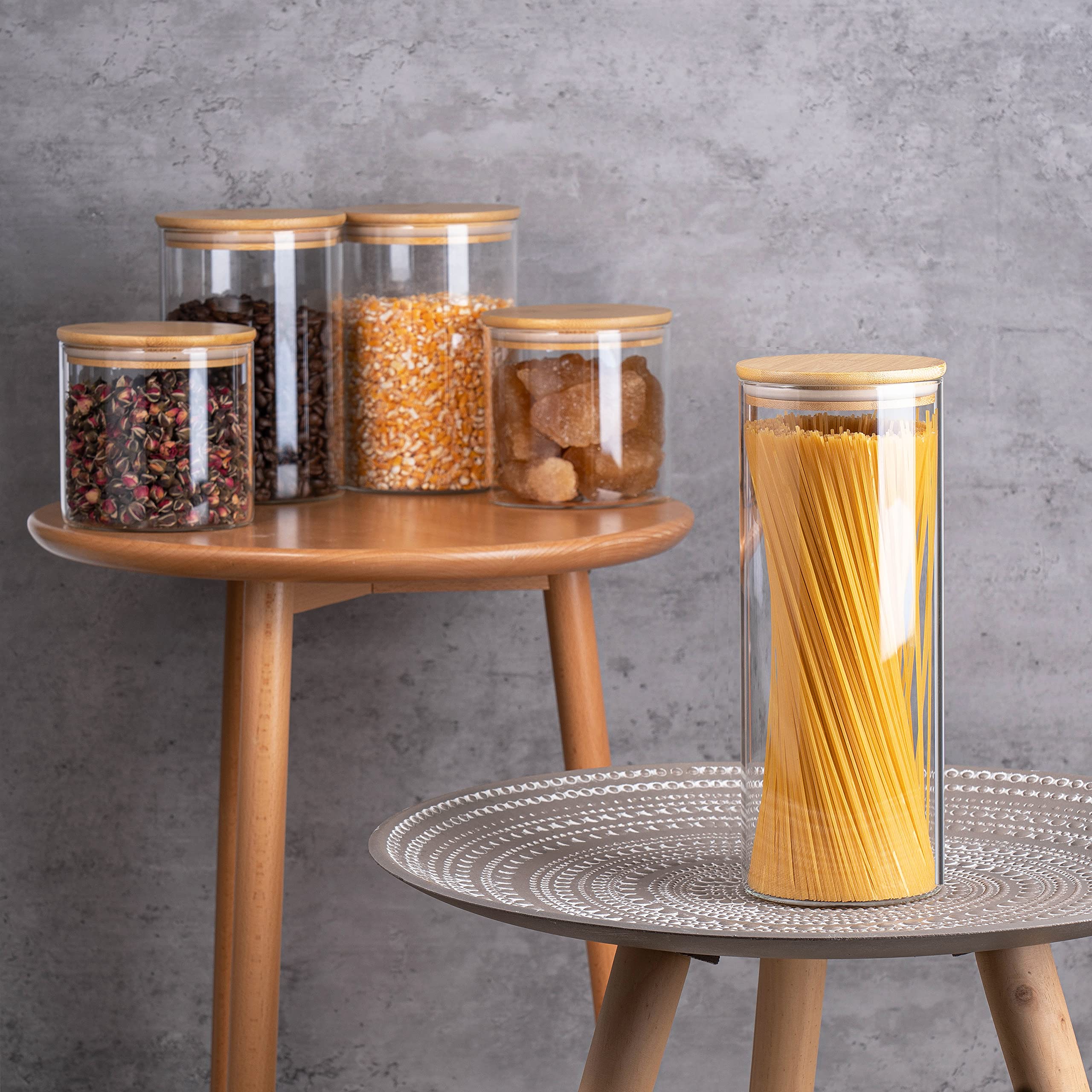 YUNCANG glass jars with airtight bamboo lids highlight organized pantry storage.