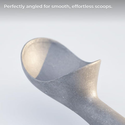 Yuriya no-trigger design reduces jams for smooth scooping.
