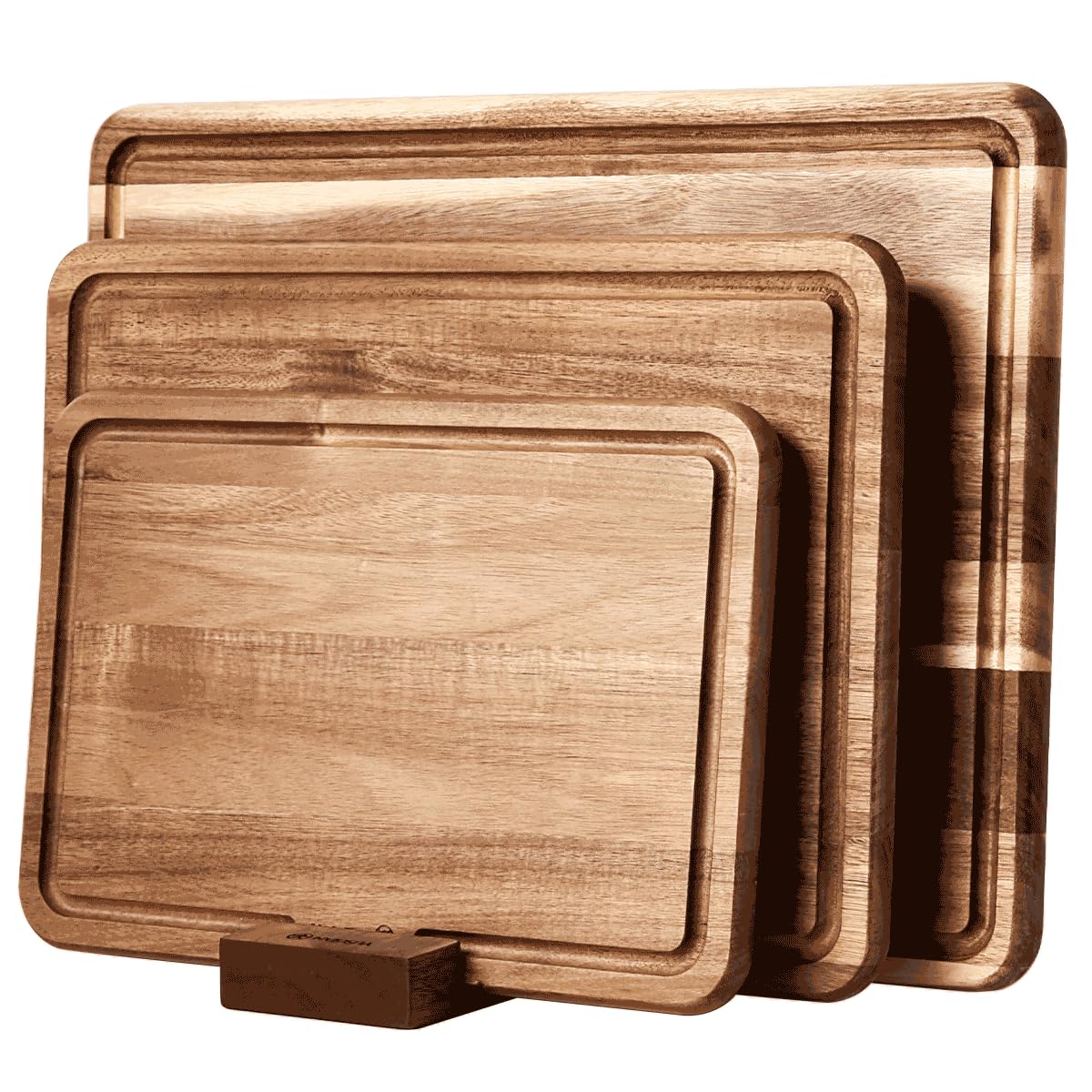 YUSOTAN cutting board set of 3 in acacia wood with smooth surface and rich grain.