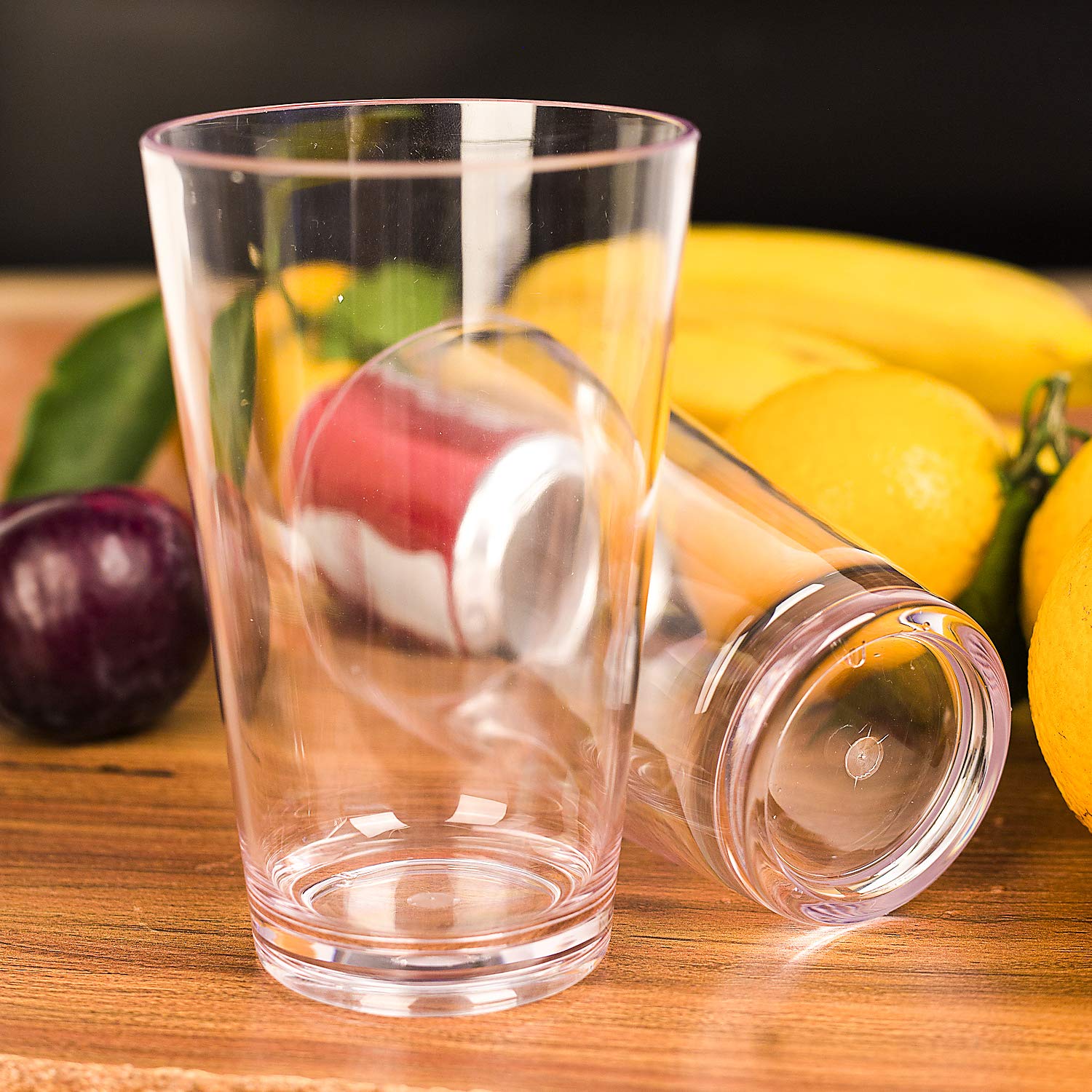 YUYUHUA straight-walled tumbler offers elegant look with practical grip.