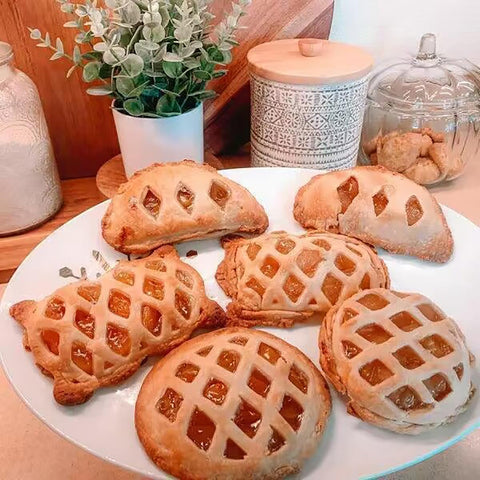 YUZHANGTONG dough presser pocket mold pumpkin shape perfect for seasonal pies.