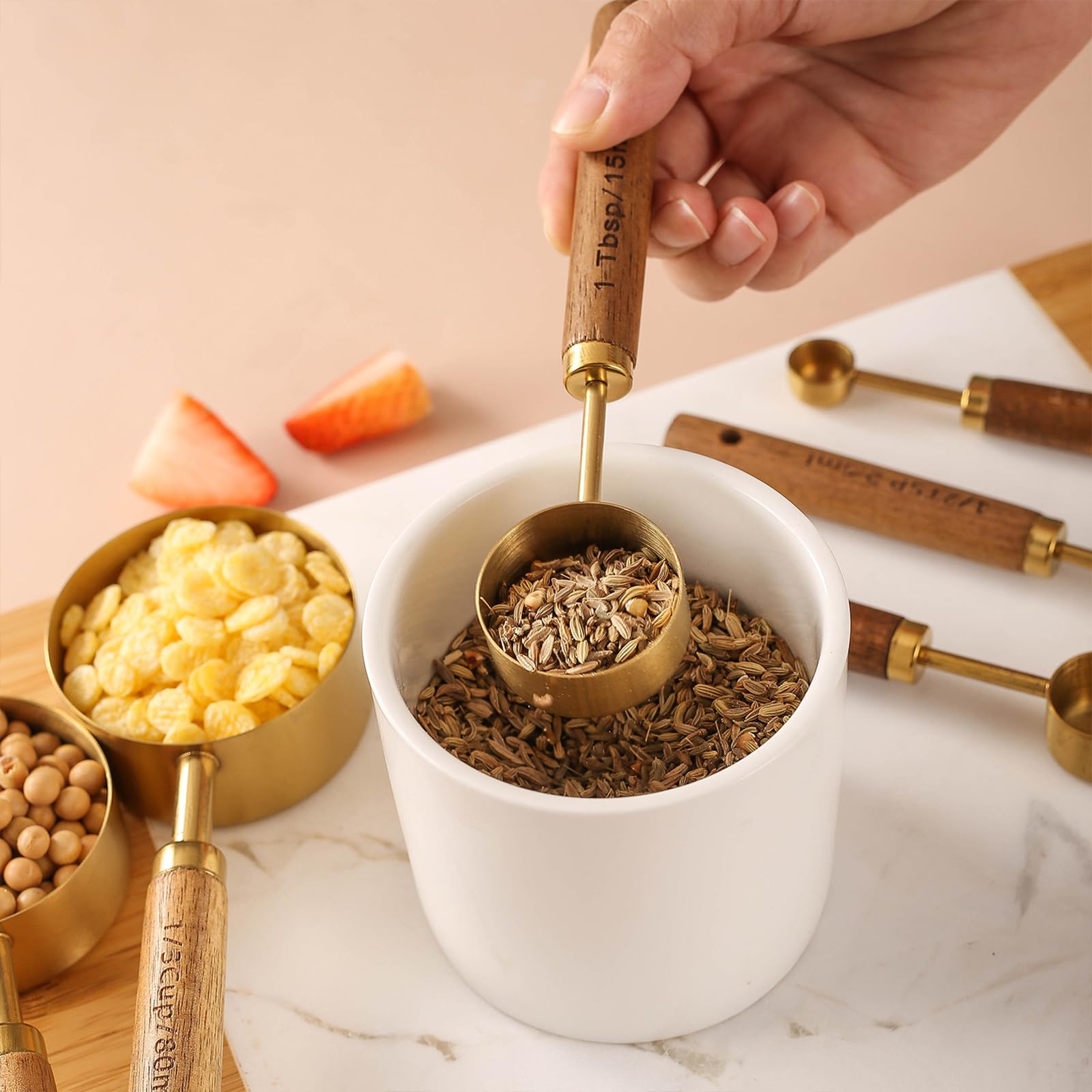 Yuzi gift-ready golden set complements any kitchen decor.